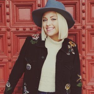 Meet your Posher, Joy